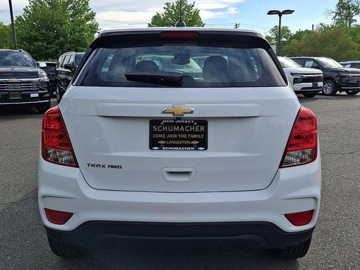 Summit White 2020 Chevrolet Trax LS