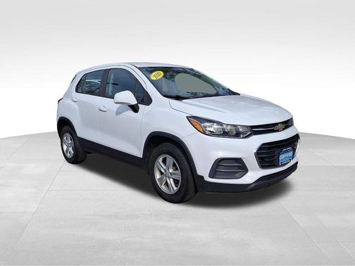 Summit White 2020 Chevrolet Trax LS