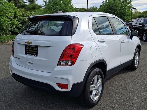 Summit White 2020 Chevrolet Trax LS