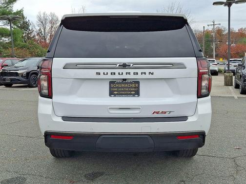 2022 Chevrolet Suburban RST