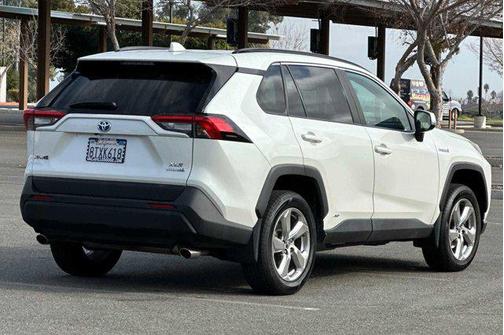 2021 Toyota RAV4 Hybrid XLE Premium