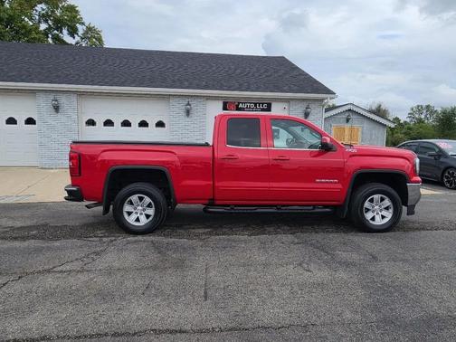 RED 2016 GMC Sierra 1500 SLE