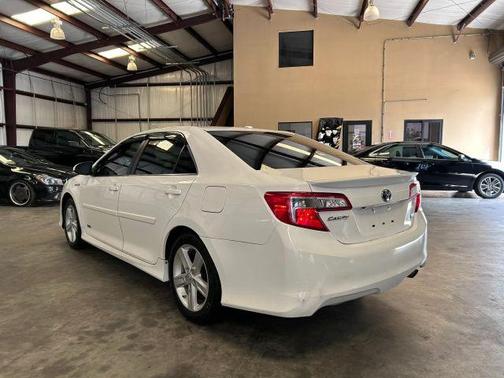White 2014 Toyota Camry Hybrid SE Limited Edition