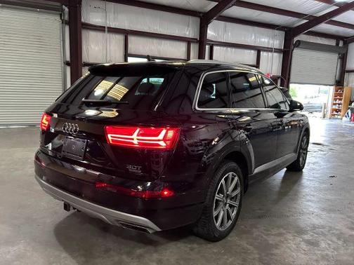 Orca Black Metallic 2018 Audi Q7 3.0T Prestige