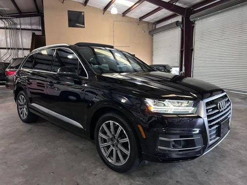 Orca Black Metallic 2018 Audi Q7 3.0T Prestige