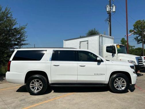 2017 Chevrolet Suburban LT