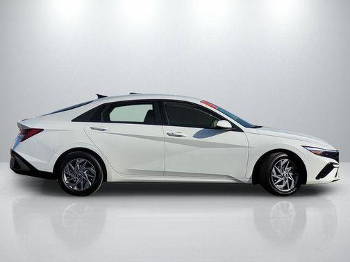 2025 Hyundai ELANTRA HEV Blue