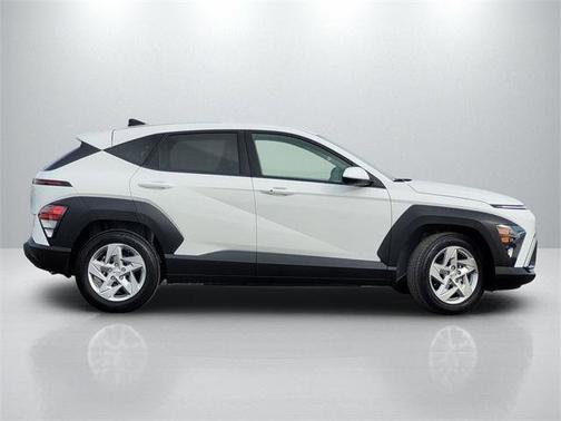 2025 Hyundai KONA SE