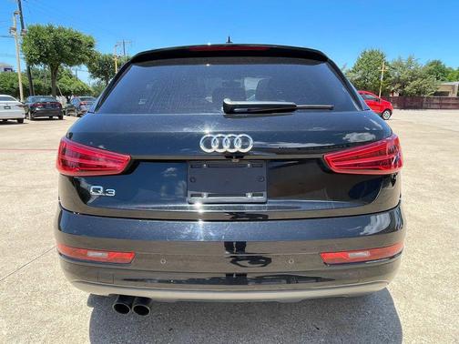 Black 2018 Audi Q3 2.0T Sport Premium