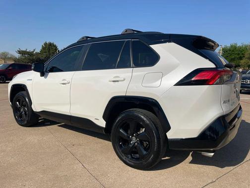 2019 Toyota RAV4 Hybrid SE