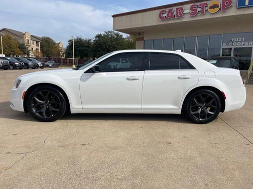 2020 Chrysler 300 Touring