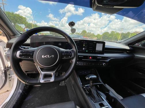 Snow White Pearl 2025 Kia K5 GT-Line