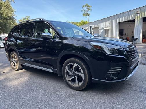 Crystal Black Silica 2022 Subaru Forester Touring