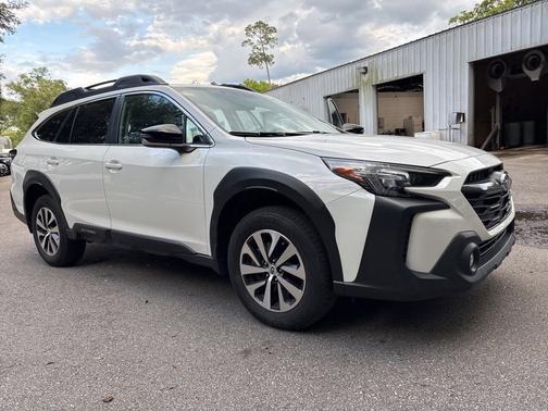 Crystal White Pearl 2023 Subaru Outback Premium