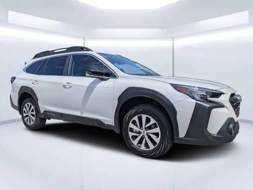 Crystal White Pearl 2025 Subaru Outback Premium