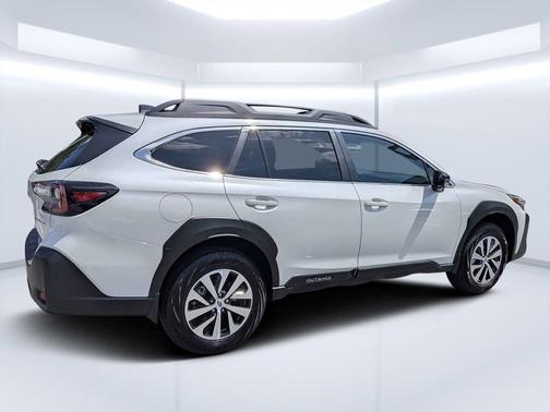 Crystal White Pearl 2025 Subaru Outback Premium