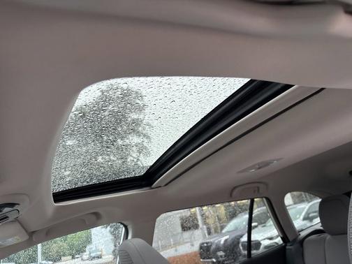 Crystal White Pearl 2025 Subaru Outback Premium
