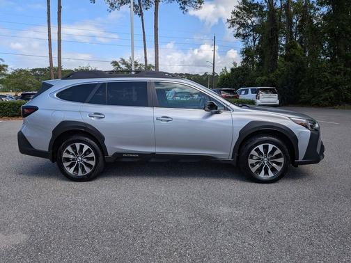 Ice Silver Metallic 2025 Subaru Outback Limited
