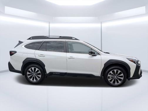 Crystal White Pearl 2024 Subaru Outback Limited