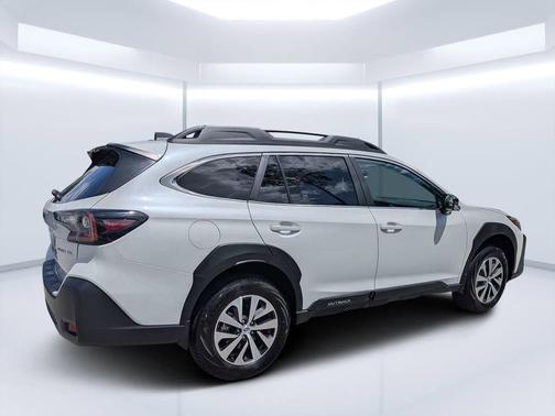 Crystal White Pearl 2025 Subaru Outback Premium