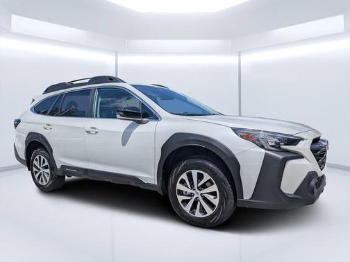 Crystal White Pearl 2025 Subaru Outback Premium