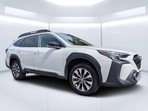 Crystal White Pearl 2024 Subaru Outback Limited