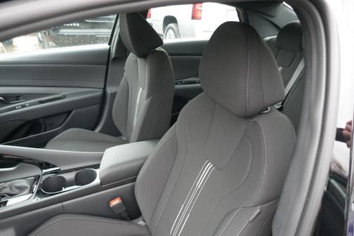 2025 Hyundai ELANTRA HEV SEL Sport