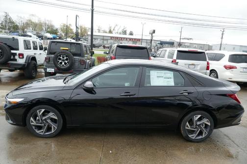 2025 Hyundai ELANTRA HEV SEL Sport