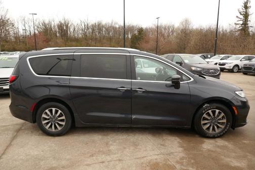 2021 Chrysler Pacifica Touring-L