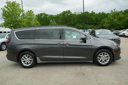 2021 Chrysler Voyager LXI