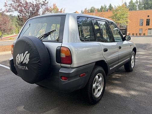 Alpine Silver (Met) 1997 Toyota RAV4 4dr Manual