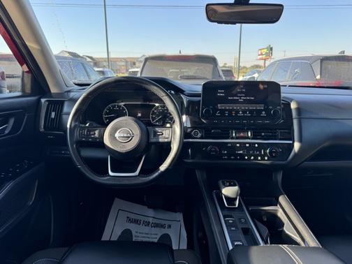 2023 Nissan Pathfinder SL