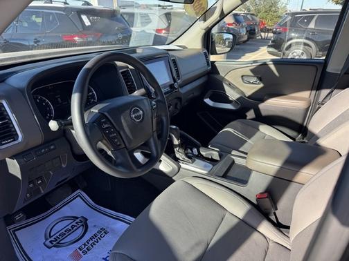 2024 Nissan Frontier SV