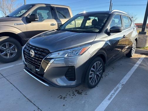 2022 Nissan Kicks SV