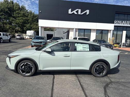 2025 Kia K4 EX