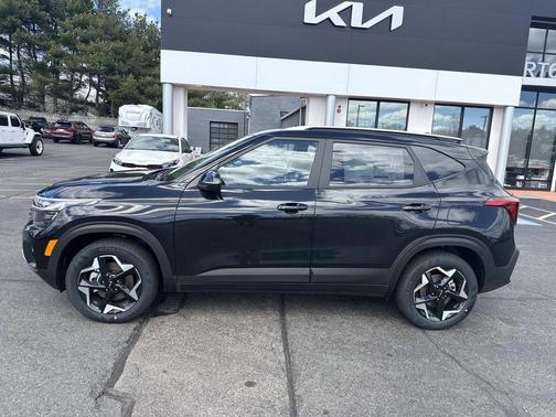 Fusion Orange 2026 Kia Seltos S