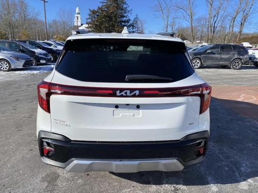 2024 Kia Seltos EX