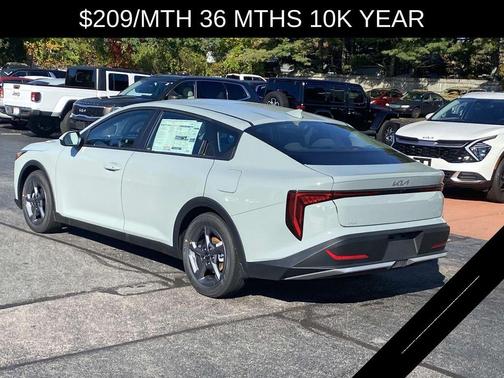 2025 Kia K4 LXS