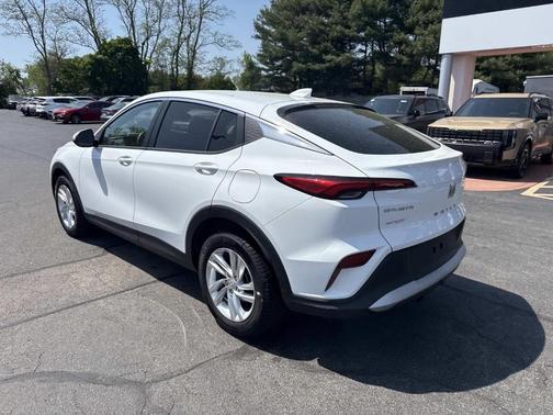 Summit White 2024 Buick Envista Preferred