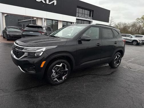 Fusion Orange 2026 Kia Seltos S