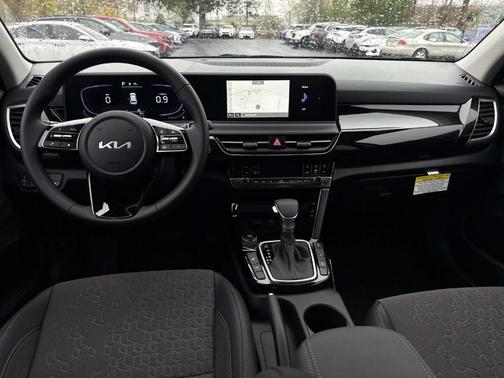 Fusion Orange 2026 Kia Seltos S