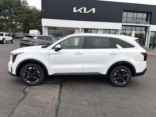 White 2026 Kia Sorento S