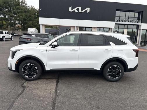 White 2026 Kia Sorento S