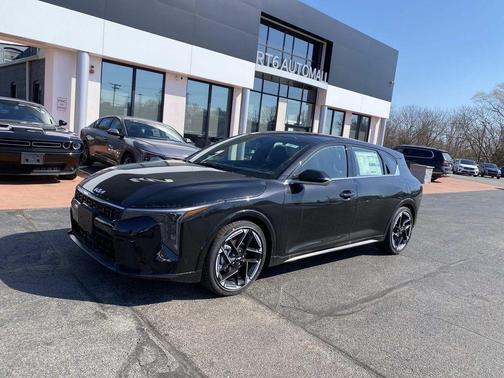 Aurora Black 2026 Kia K4 GT-LINE