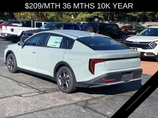 2025 Kia K4 LXS