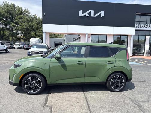 Undercover Green 2023 Kia Soul EX