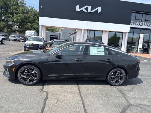 Aurora Black Pearl 2026 Kia K5 GT-Line