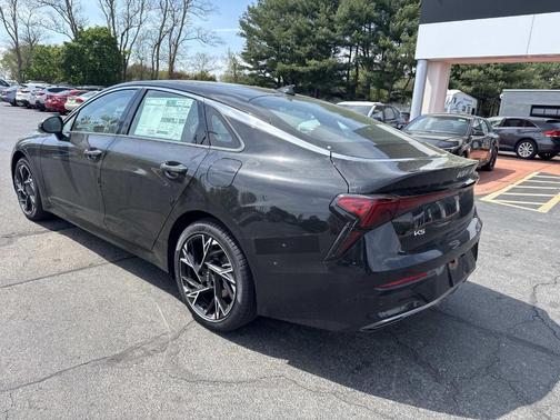 Aurora Black Pearl 2026 Kia K5 GT-Line