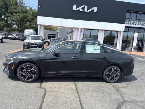 Aurora Black Pearl 2026 Kia K5 GT-Line