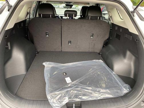 Glacial White Pearl 2025 Kia Sportage EX
